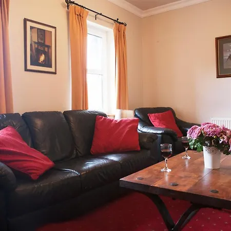 Inviting 4-bed House In * Strokestown