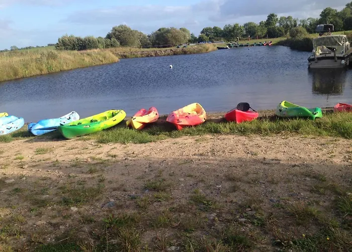 Σπίτι διακοπών Inviting 4-bed House In Strokestown